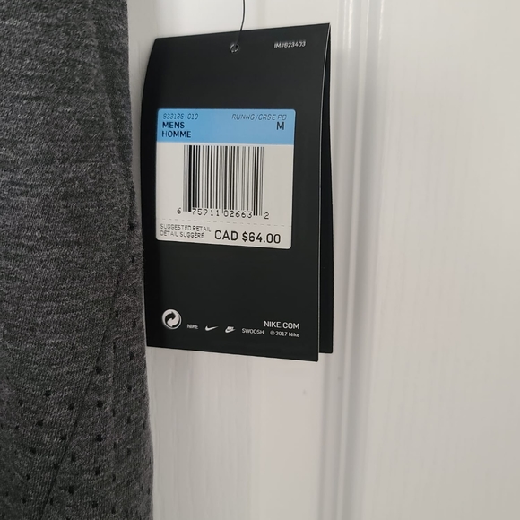 NWT Men's Nike dri-fit v-neck - Picture 4 of 5